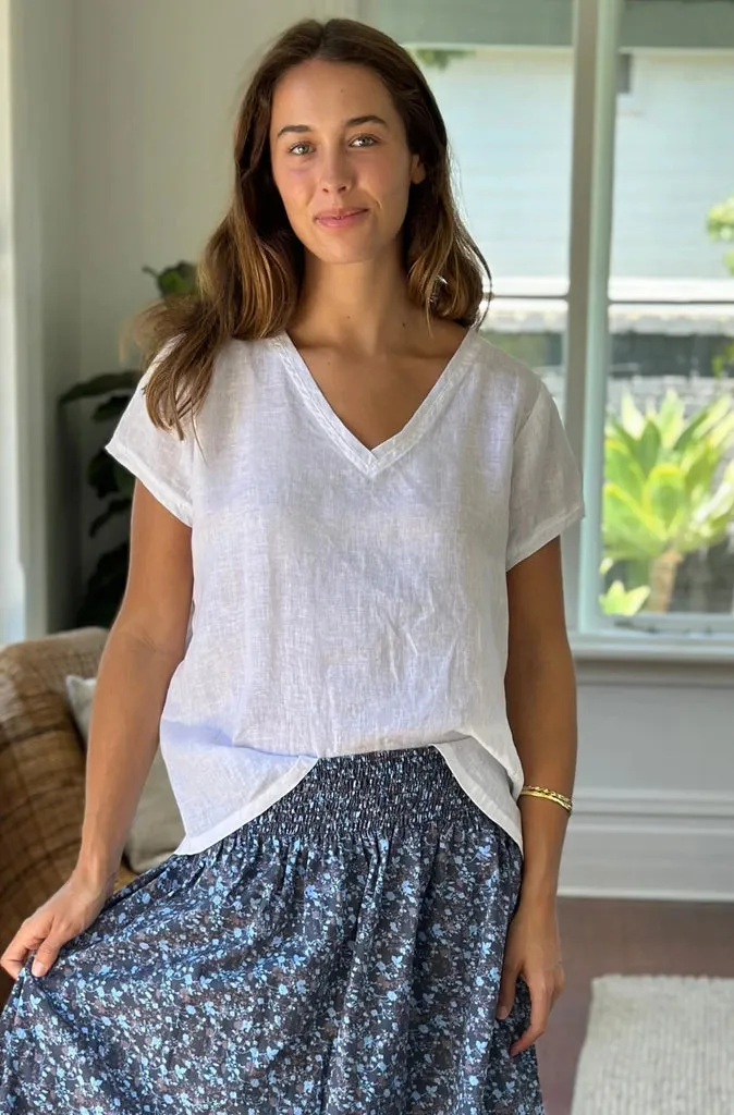 Frockk Ellie V Neck Tee in White Linen